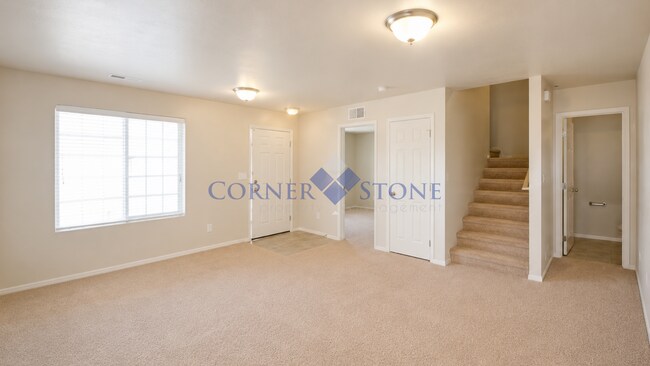 Foto del edificio - Spacious Home with Fenced Backyard!