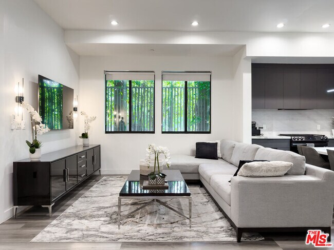 Foto del edificio - 13356 Beach Ave