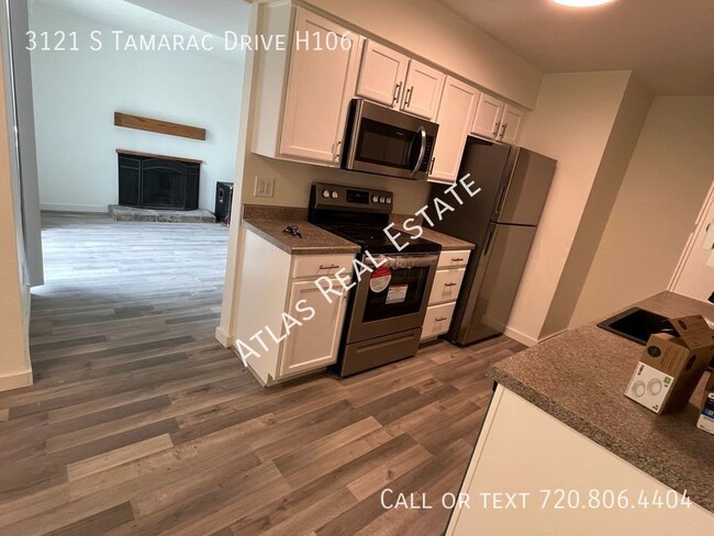 Building Photo - Beautifully Updated First Floor 2 Bed 2 Ba...