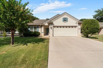 Building Photo - 304 Klondike Dr