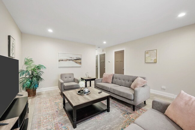 Building Photo - 10907 S Normandy Ave