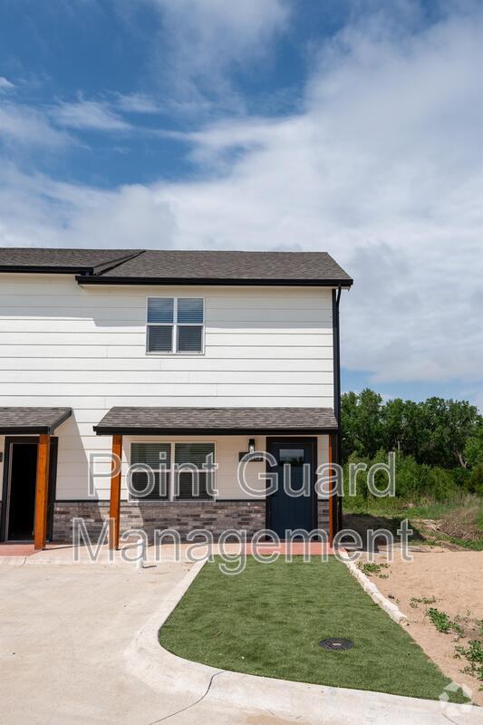 Apartments for Rent Near Wichita State University Wichita, KS Student