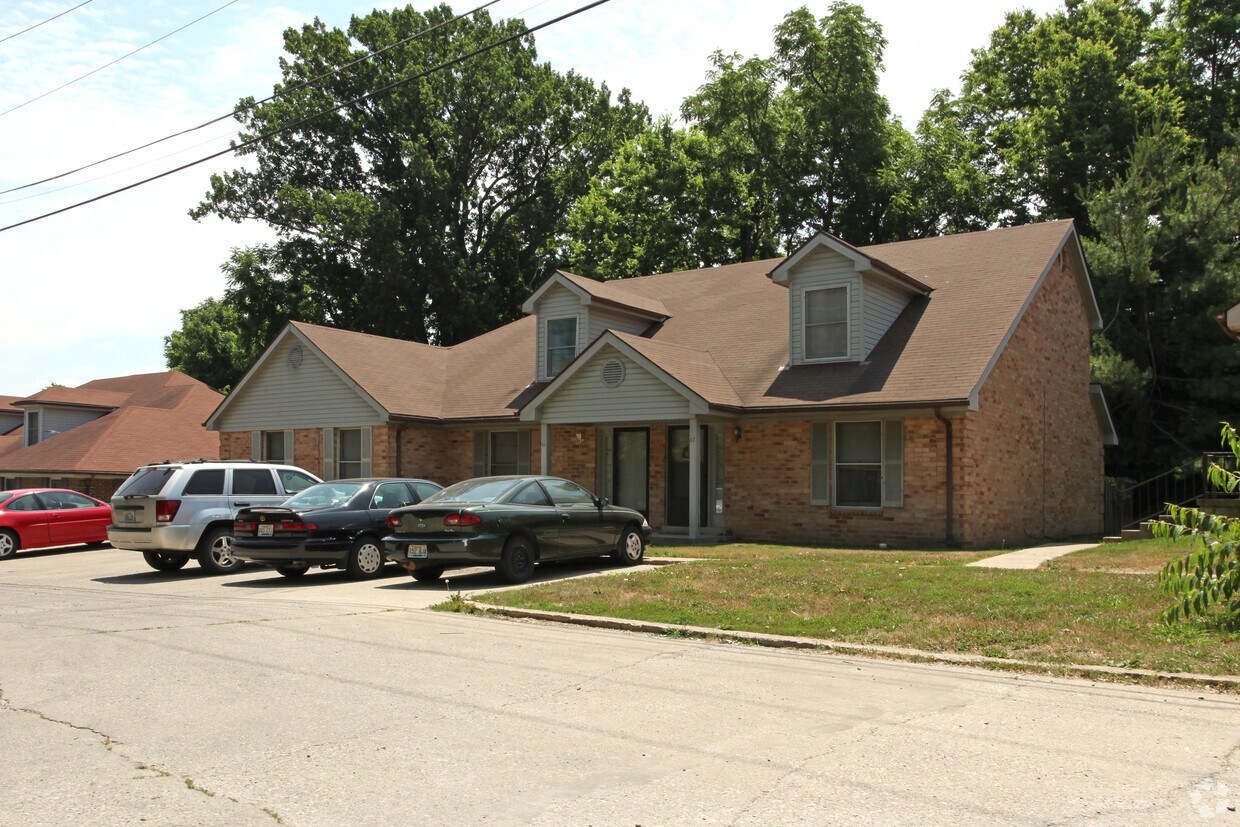 Foto principal - Squire Lake Townhomes
