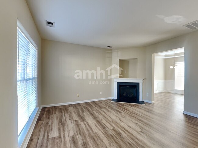 Foto del edificio - 525 Stillgreen Lane