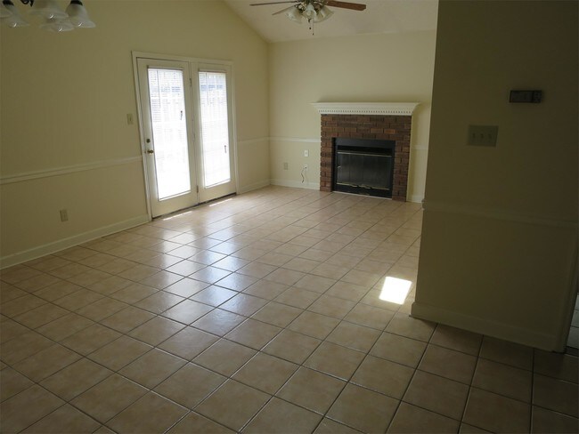 Building Photo - 442 Eagle Brook Dr