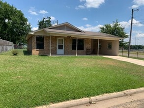 Building Photo - 300 N Lee Dr