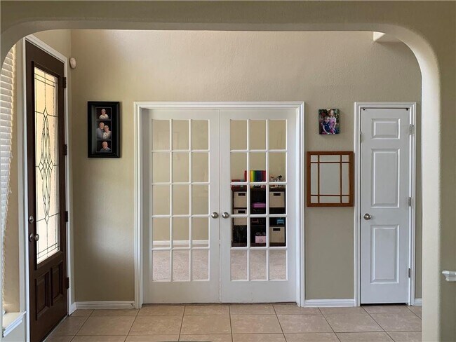 Building Photo - 16409 Broadbay Dr