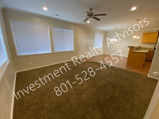 Foto del edificio - Beautiful Townhome in Pleasant Grove!