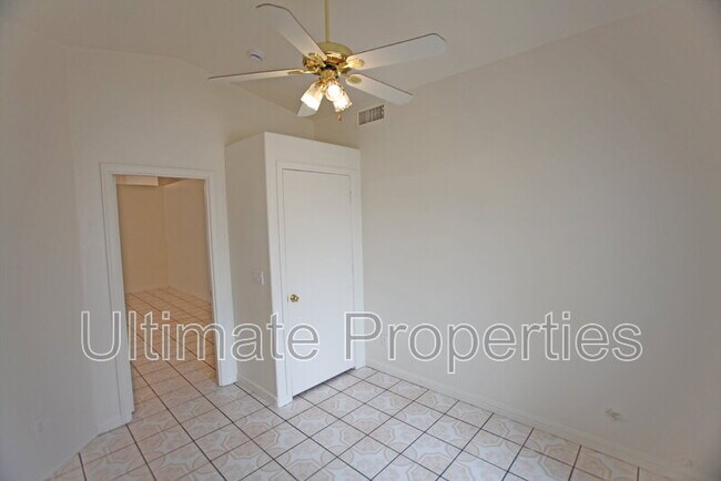 Foto del edificio - 1810 N 88th Ave