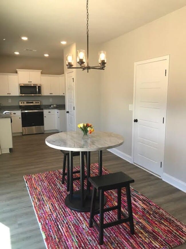 Building Photo - 241 Silver Ct Trenton SC 29847
