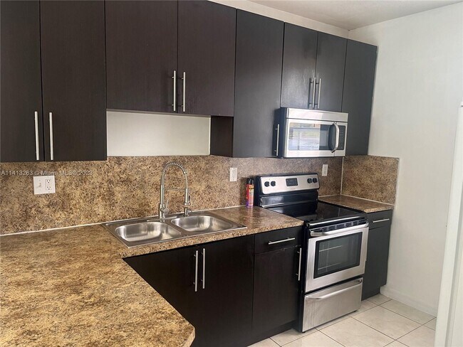 Foto del edificio - 761 SE 2nd St