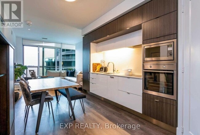 Building Photo - 1 Edgewater Dr