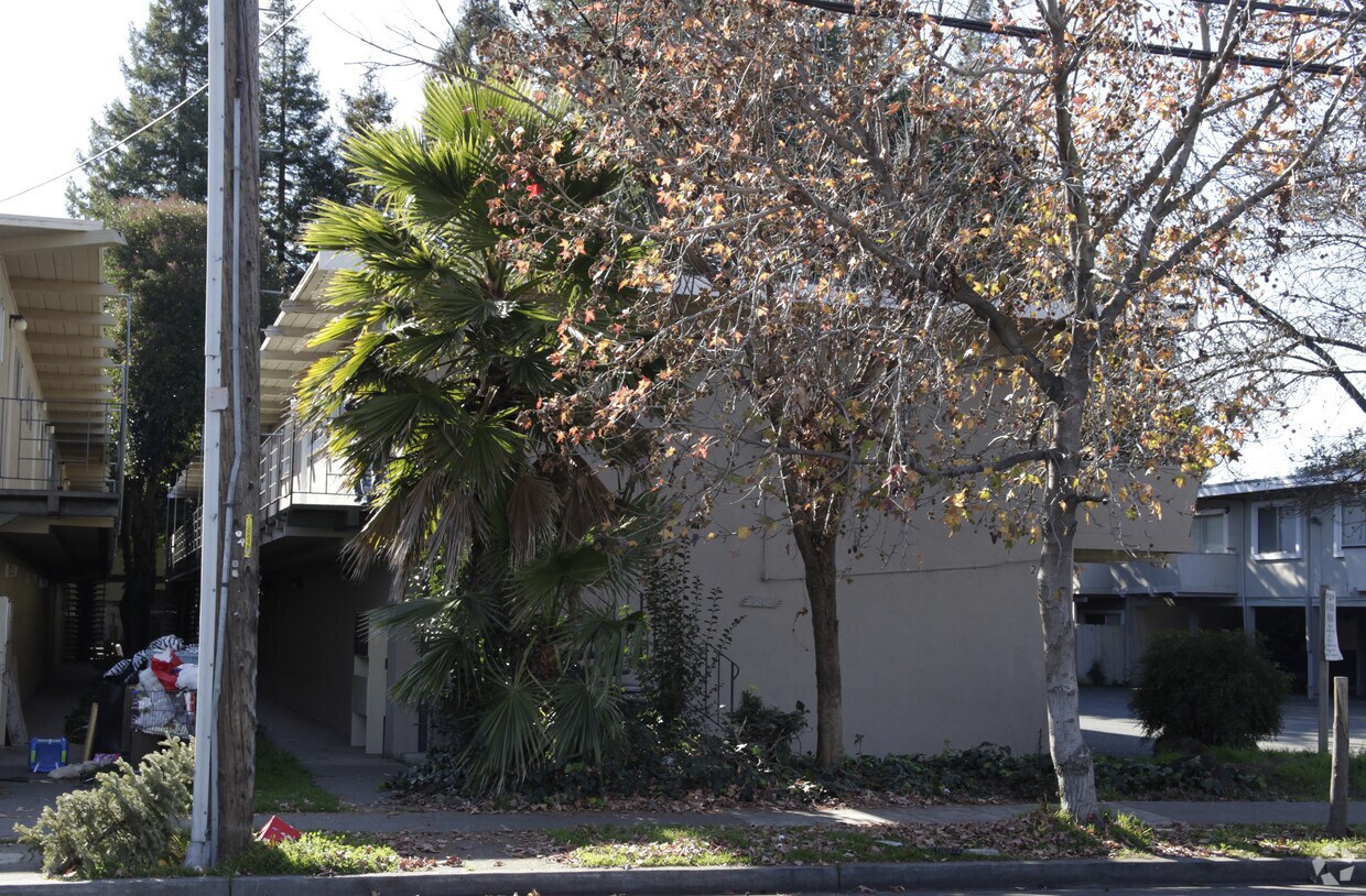 Building Photo - Cypress Bay Apartments