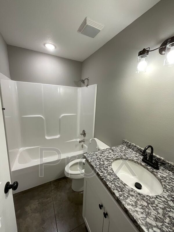 Building Photo - 207 S Byers