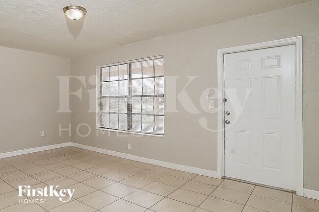 Foto del edificio - 1000 NE 211th Terrace