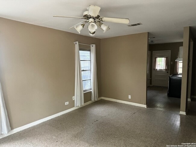 Building Photo - 1011 Alexander Hamilton Dr