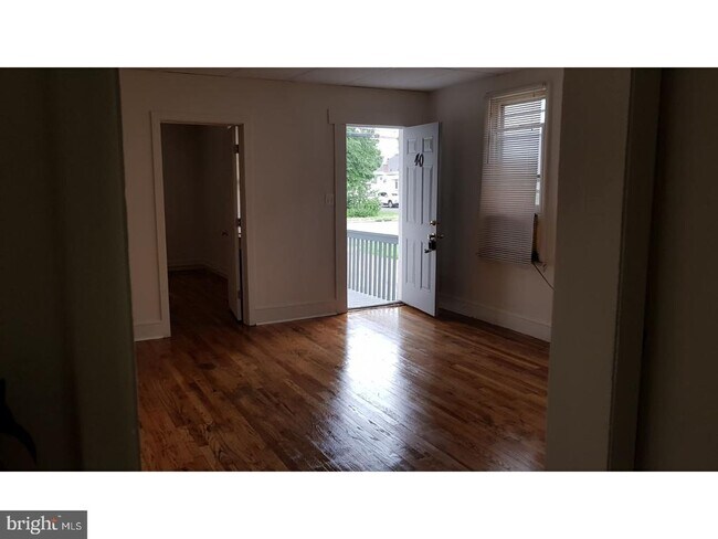 Building Photo - 40 Delsea Dr S