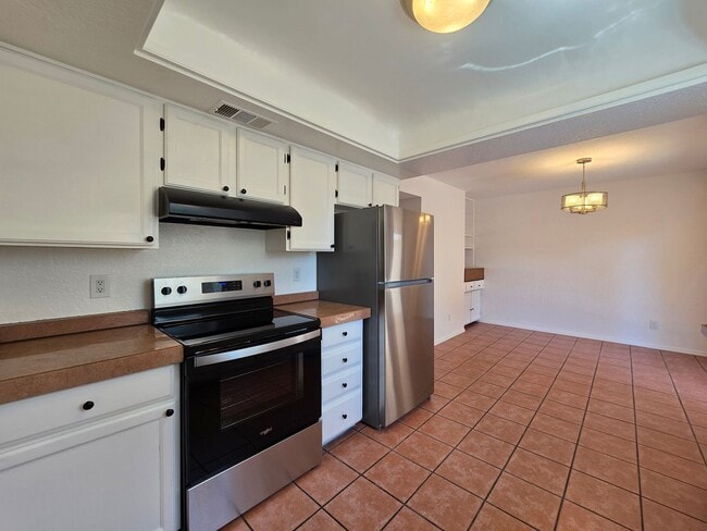 Building Photo - 2582 Camino San Patricio