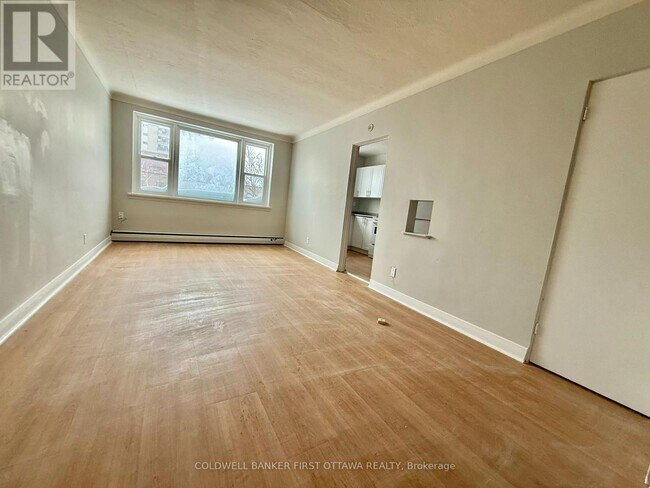 Building Photo - 1455 Morisset Ave