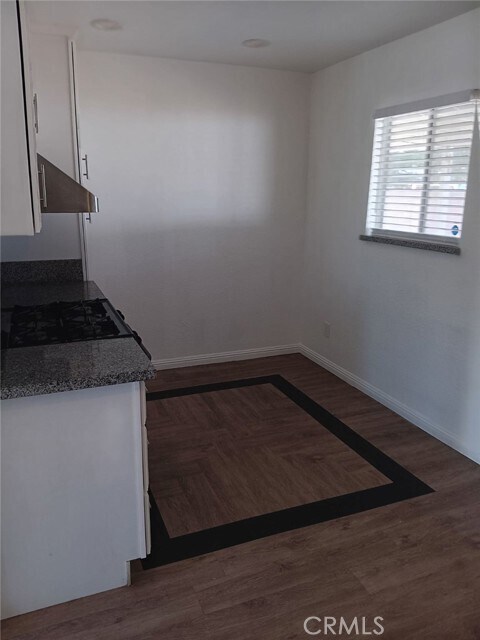 Foto del edificio - 1158 E Marshall Blvd