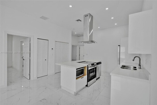 Building Photo - 1559 NW 62nd Terrace