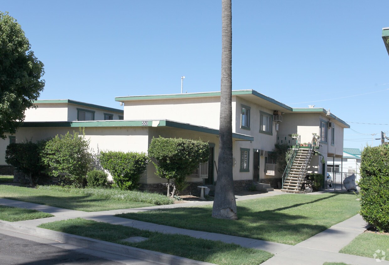 Primary Photo - 530-550 S Richmond Ave