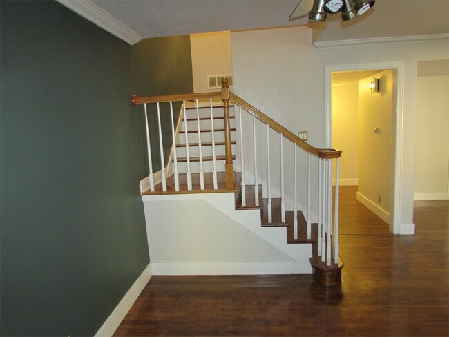 Building Photo - 745 E Three Fountains Cir