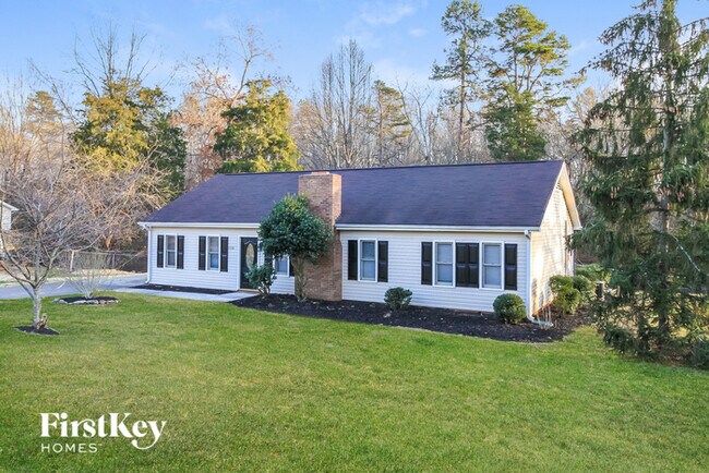 Foto del edificio - 2328 Pebble Creek Rd