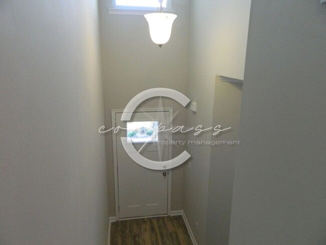 Building Photo - 206 Lyndon Way