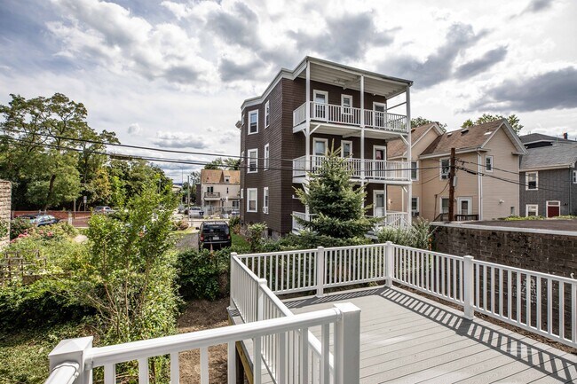 Foto del edificio - 843 Columbia Rd