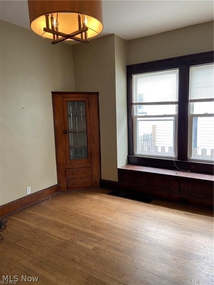 Foto del edificio - 2628 E 124th St