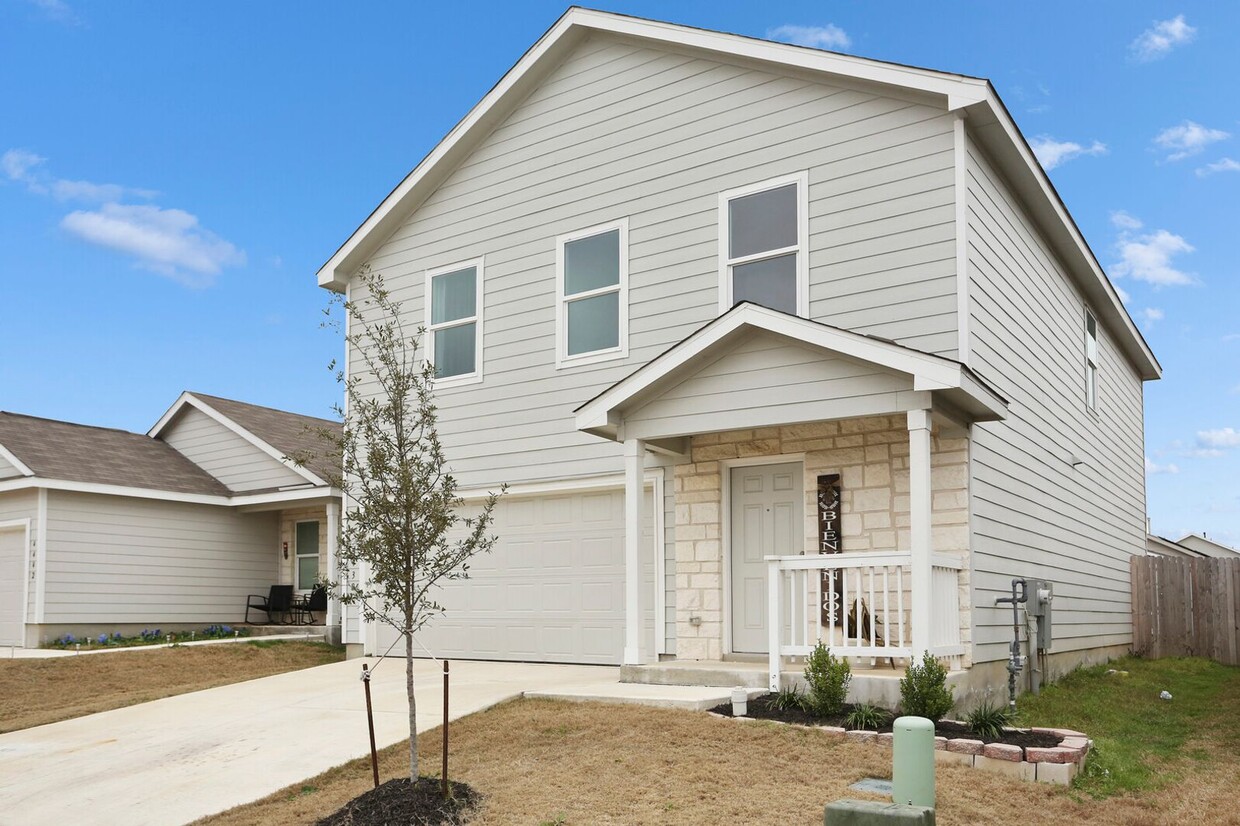 Foto principal - New 4bd Home available in the Meadows Comm...