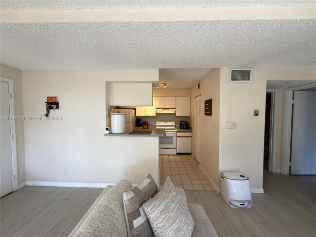 Foto del edificio - 3985 W McNab Rd