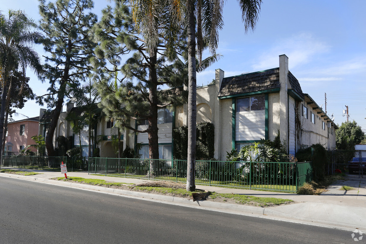 Primary Photo - Magnolia Apartments