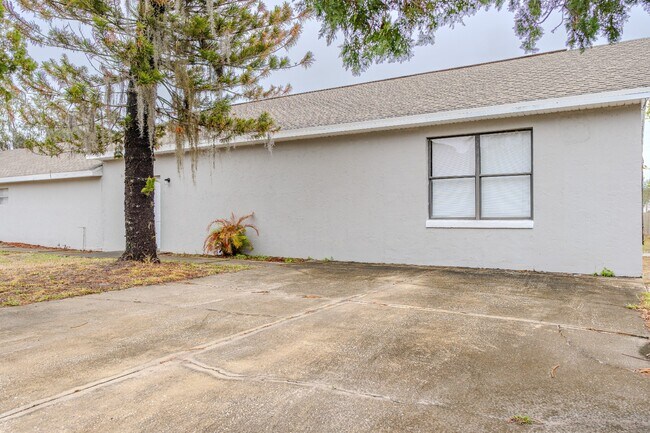 Building Photo - 129 W Church St