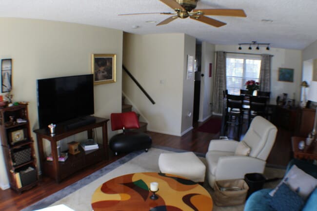 Foto del edificio - 16 Wosniak Ct