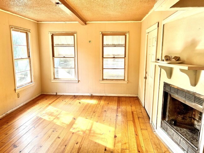 Building Photo - 5967 Byron Ave