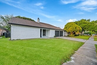 Building Photo - 13118 Birch Grove Dr