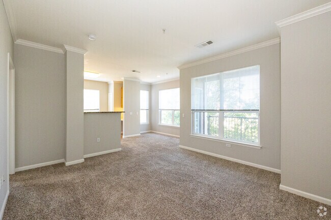 2BR, 2BA - 1138SF - Living Room - Retreat at City Center