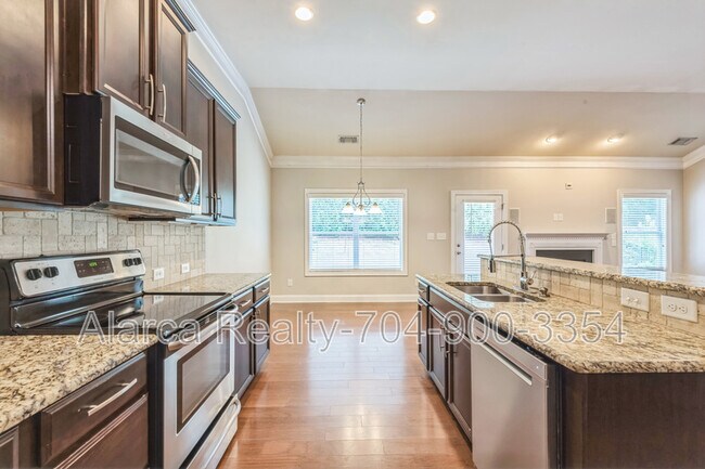 Foto del edificio - 1016 Ridgehaven Rd