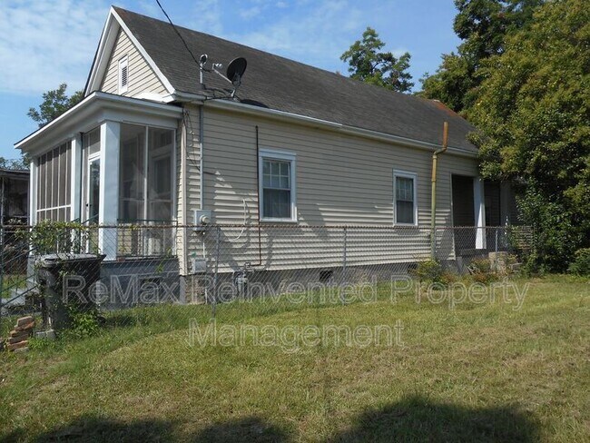 Building Photo - 1435 Chestnut St