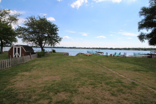 Foto del edificio - 2168 River Rd