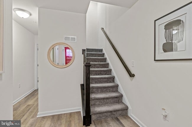 Building Photo - 27 Overshot Ln