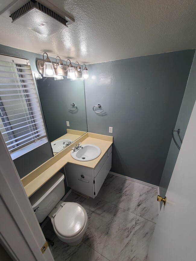 1/2 bath, off of kitchen - 3954 60th St