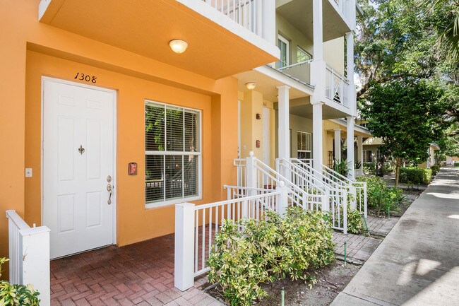Building Photo - 1308 SW 4th Street  Fort Lauderdale FL 33312