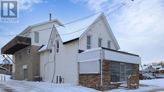 Building Photo - 66 Maple Ave