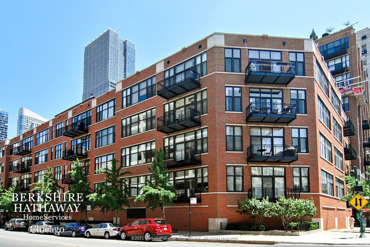 Primary Photo - 333 W HUBBARD Street