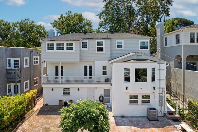 Foto del edificio - Stunning, remodeled rental in Historic Fra...