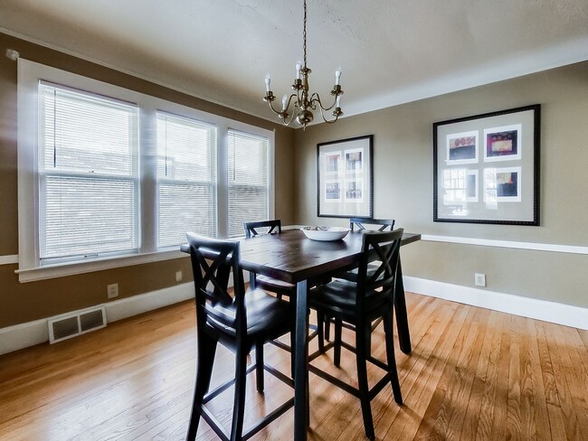 Foto del edificio - Welcome to this charming 2 bedroom, 1 bath...