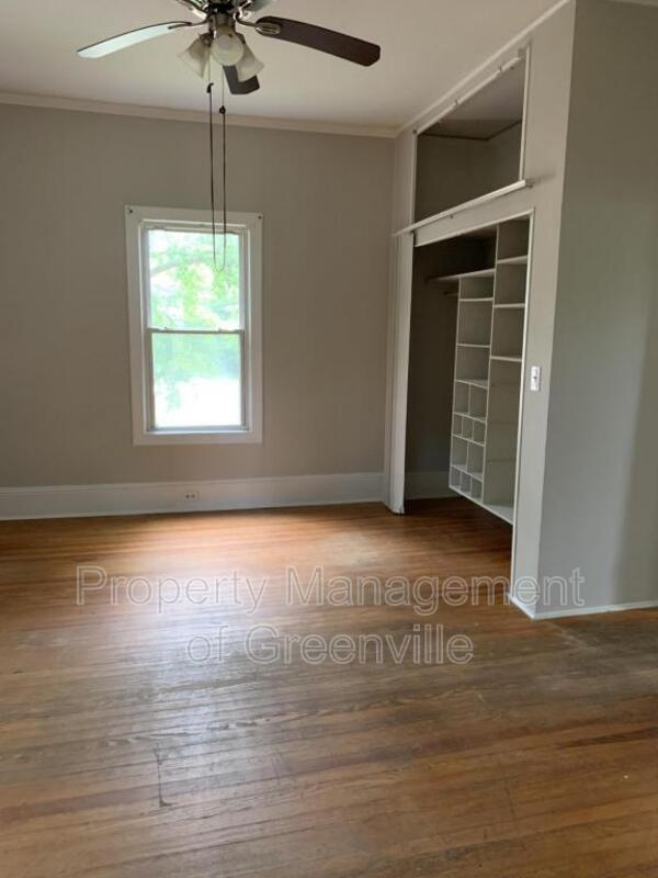 Building Photo - 1 W 6th St